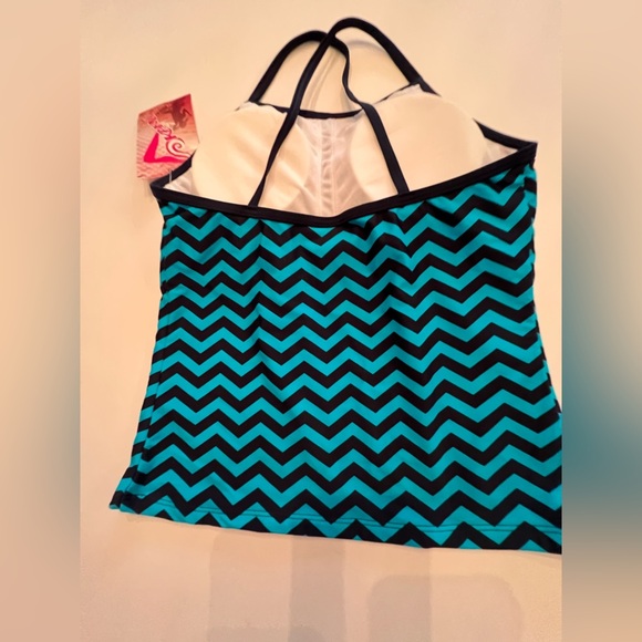 KANU GIRLS SIZE 14 BLUE/NAVY CHEVRON PATTERN PADDED TANKINI. CRISS CROSS 
NWT - Picture 3 of 8